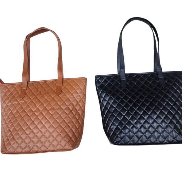 modacool-carteras-tote-matelasse-surtidas-fondo-blanco.jpg