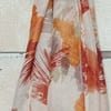 Beige con naranja
