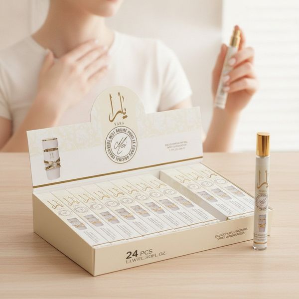 Caja exhibidora con perfumes Yara Moi Eau de Parfum de 35ml