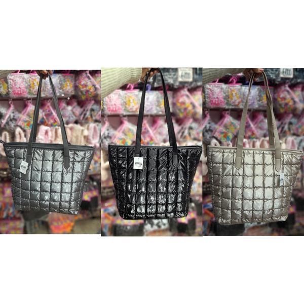Carteras de hombro infladas estilo puffer matelassé en colores negro, gris y beige