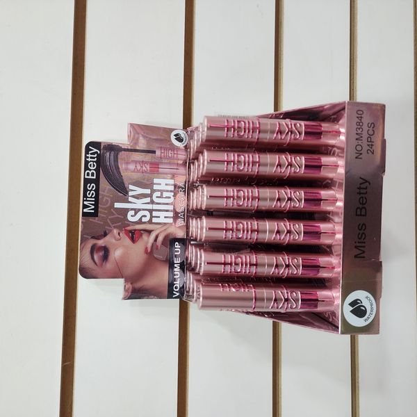 Exhibidor de máscaras de pestañas Miss Betty Sky High tono rosa metalizado
