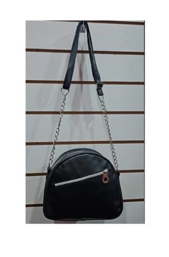 Bandolera negra semicircular con correa combinada de cadena metálica