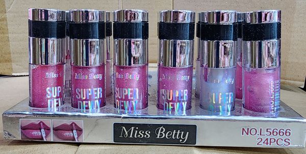 Exhibidor con brillos labiales Miss Betty Super Dewy