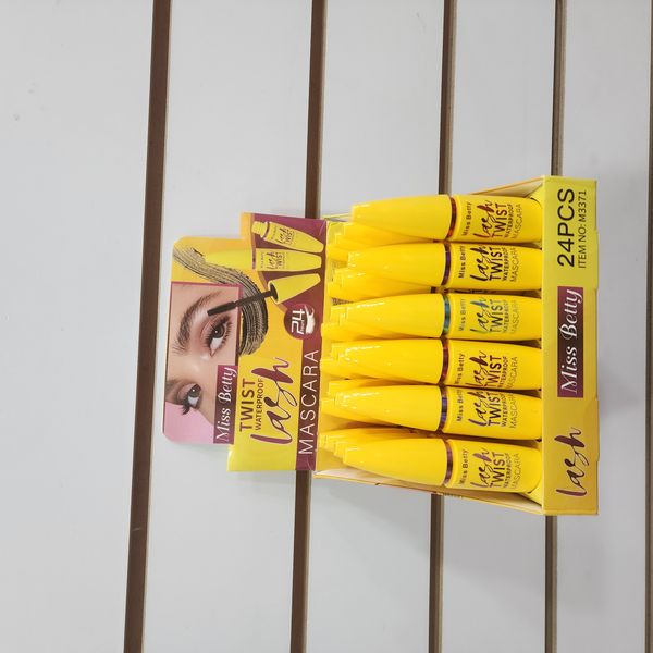 Caja exhibidora amarilla con 24 máscaras de pestañas Miss Betty Lash Twist Waterproof