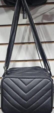 Bandolera Negra Matelassé costura en V