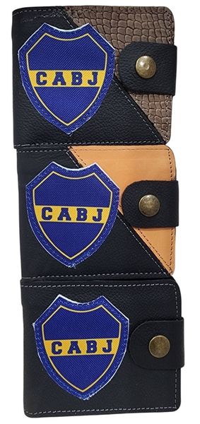 Billeteras de color negro con escudo de Boca Juniors y broche a presión