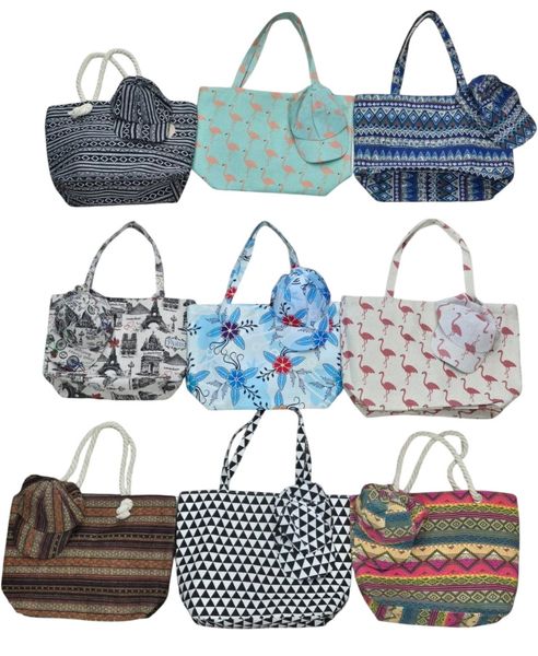 Variedad de bolsos playeros de tela estampada con gorras haciendo juego