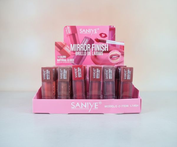 Caja exhibidora de cartón rosa con brillos de labios marca Saniye Mirror Finish en varios tonos.