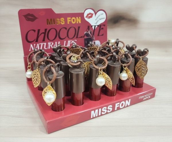 Caja exhibidora de 24 brillos labiales Miss Fon Chocolate Natural Lips con llavero y dijes.