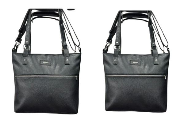 Cartera de color negro con asas al hombro y bolsillo frontal con cierre
