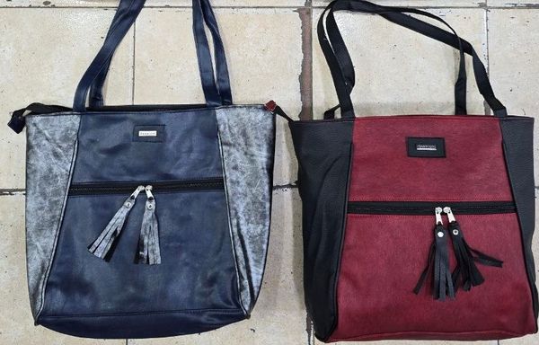 Cartera Combinada Con Borlas
