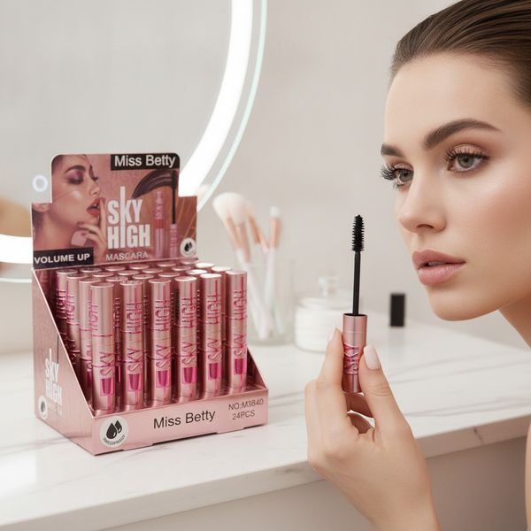 Exhibidor de máscaras de pestañas Miss Betty Sky High tono rosa metalizado