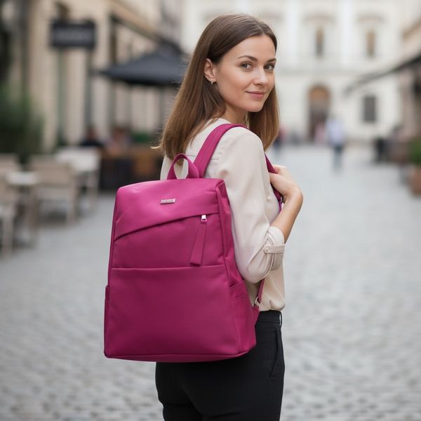 Mochila urbana convertible para mujer en cuatro colores: fucsia, negro, azul y camel
