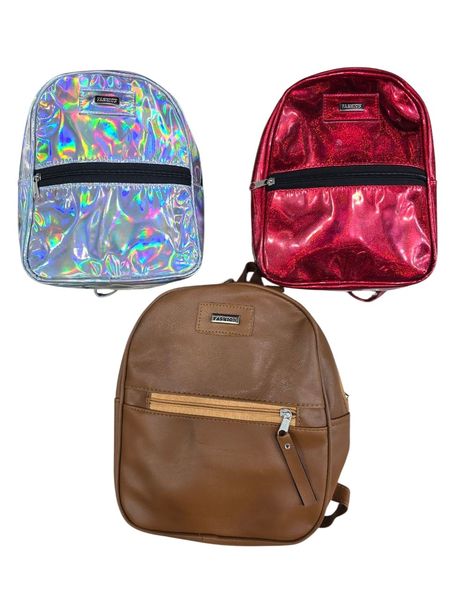 Tres mochilas mini de mujer en colores holográfico, rojo metalizado y marrón