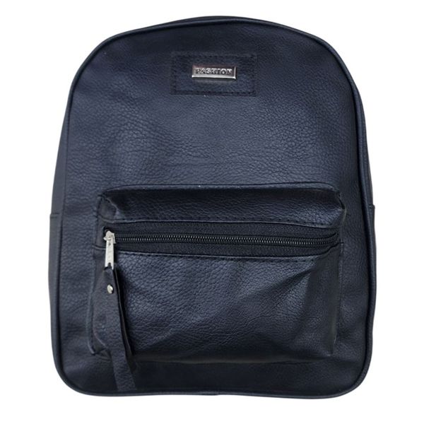Mochila urbana de ecocuero negro con bolsillo frontal