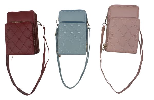 Tres portacelulares bandolera matelassé con diseño de corazones en colores bordó, celeste y rosa