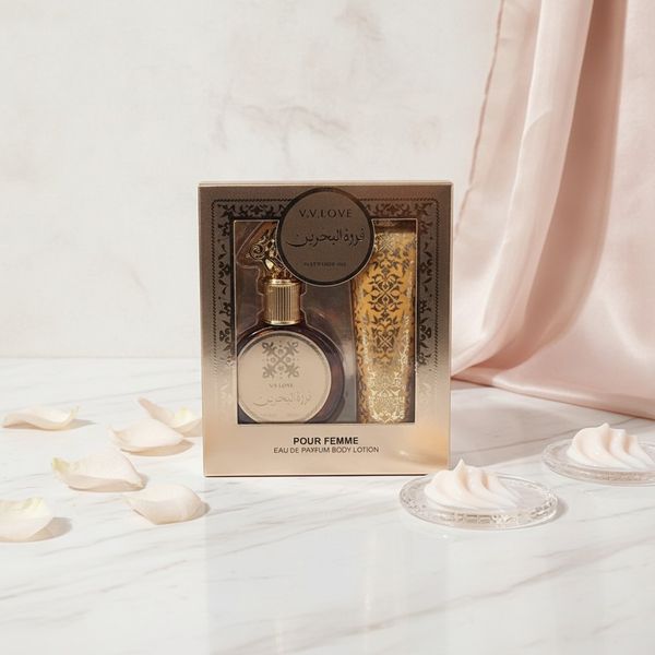 Set de regalo V.V. Love con perfume Eau de Parfum y loción corporal en estuche dorado
