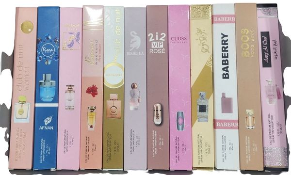 Caja exhibidora con varias cajas individuales de perfume de 35 ml surtidas