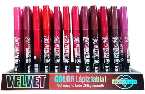 Exhibidor con lápices labiales en formato crayón marca Velvet con variedad de tonos.