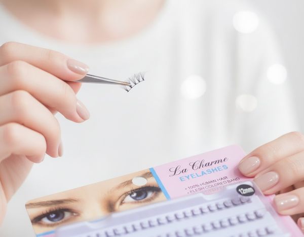 Blíster de pestañas postizas individuales marca La Charme de 12 mm